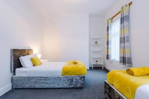 Anfield House 2 Bedroom 2 Mins From Anfield Stadium Sleeps 7 Ліверпуль Екстер'єр фото